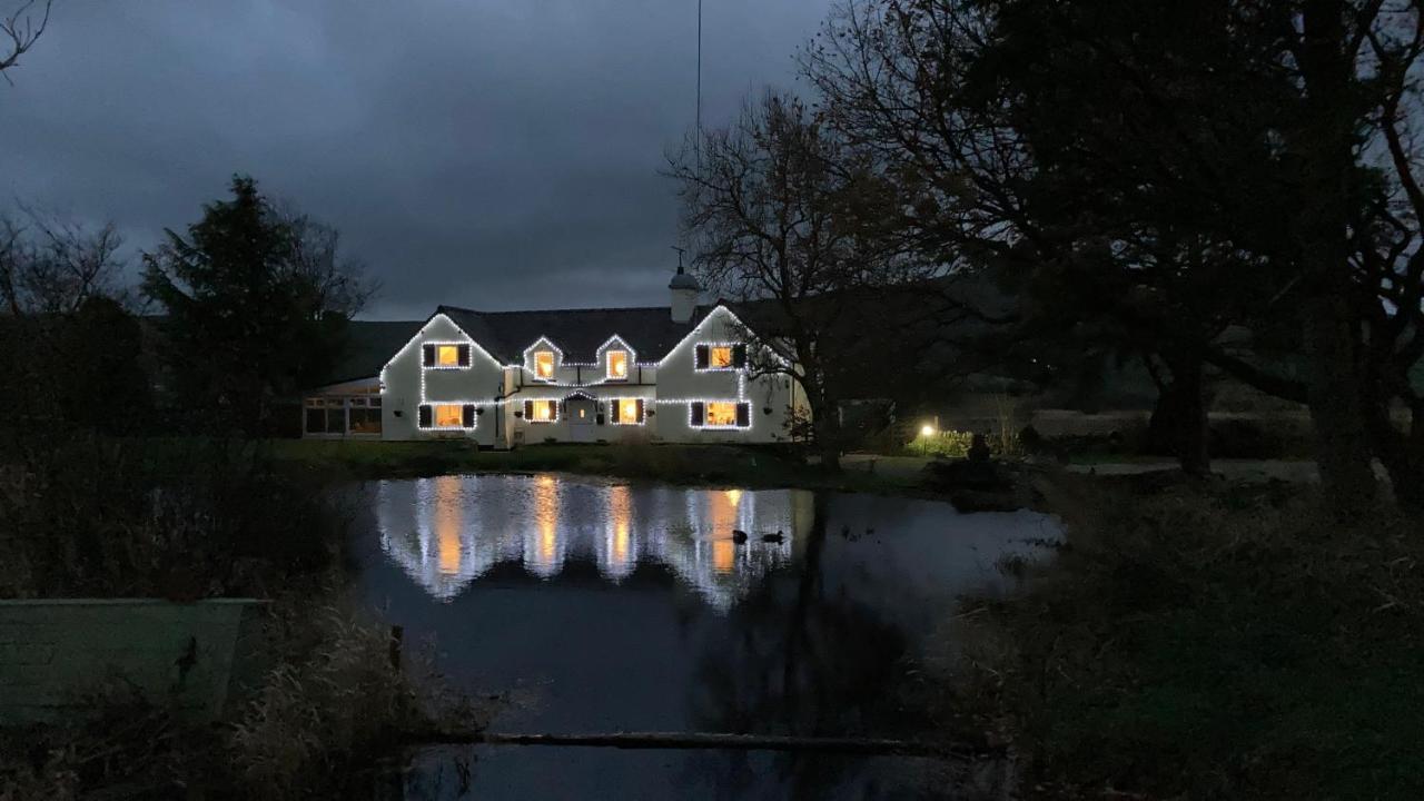 Llwyn Onn Guest House, North Wales Pentrefoelas Extérieur photo